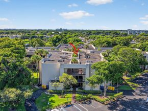 5220 Las Verdes Circle 304, Delray Beach FL 33484