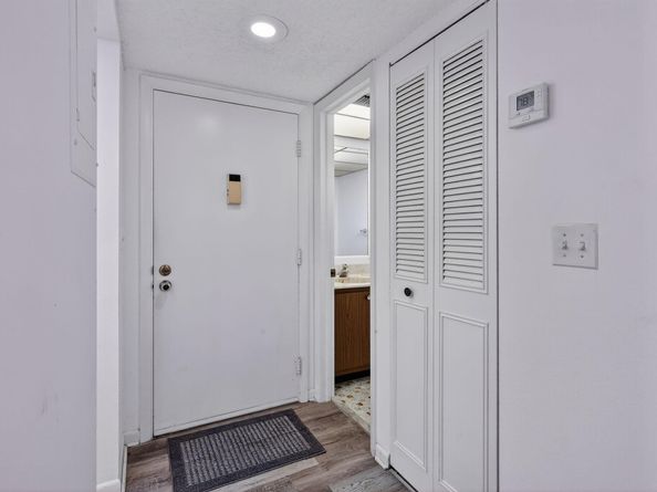 5220 Las Verdes Circle 304, Delray Beach FL 33484