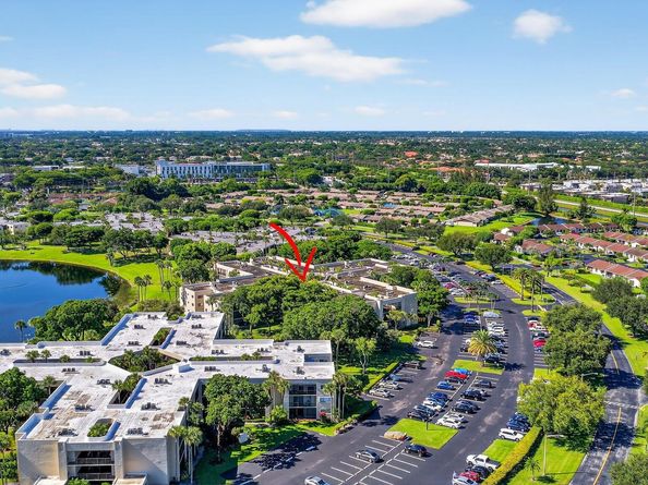 5220 Las Verdes Circle 304, Delray Beach FL 33484