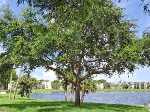 5220 Las Verdes Circle 304, Delray Beach FL 33484