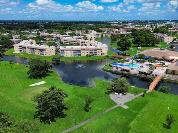9460 Sunrise Lakes Blvd 202, Sunrise FL 33322