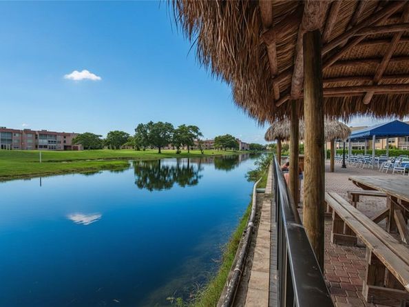 9460 Sunrise Lakes Blvd 202, Sunrise FL 33322