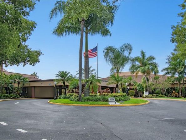 9460 Sunrise Lakes Blvd 202, Sunrise FL 33322