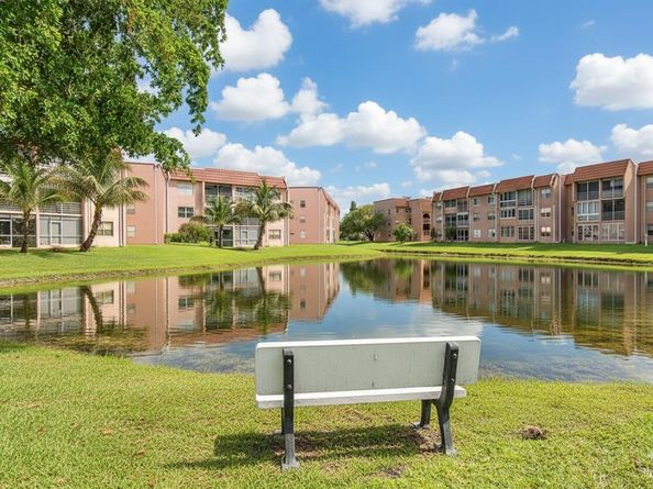 9460 Sunrise Lakes Blvd 202, Sunrise FL 33322
