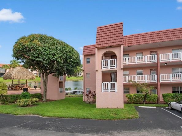 9460 Sunrise Lakes Blvd 202, Sunrise FL 33322