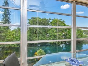 9460 Sunrise Lakes Blvd 202, Sunrise FL 33322