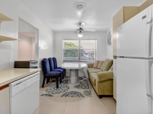 7657 Tahiti Lane 202, Lake Worth FL 33467
