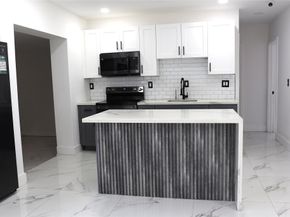 3075 NW 68th St, Miami FL 33147