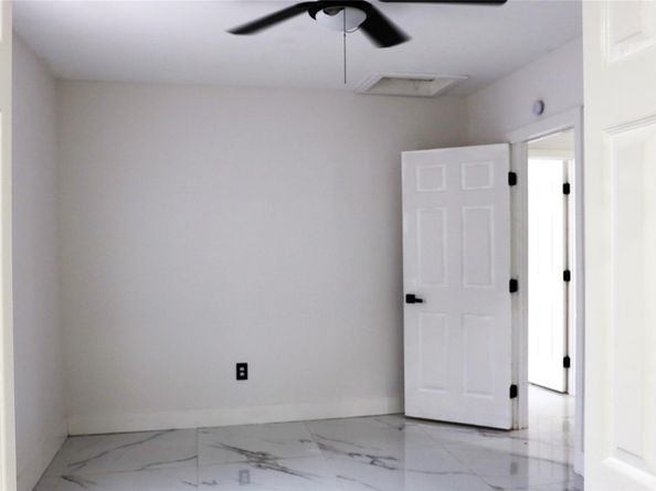 3075 NW 68th St, Miami FL 33147