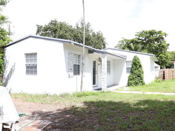 3075 NW 68th St, Miami FL 33147