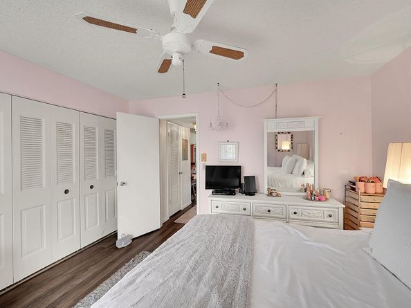 312 Sheffield M, West Palm Beach FL 33417