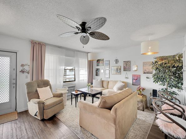 312 Sheffield M, West Palm Beach FL 33417