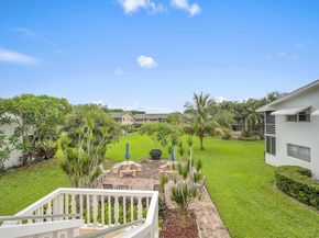 312 Sheffield M, West Palm Beach FL 33417
