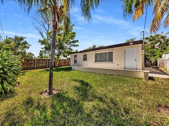 5324 NW 1st Ave, Oakland Park FL 33309