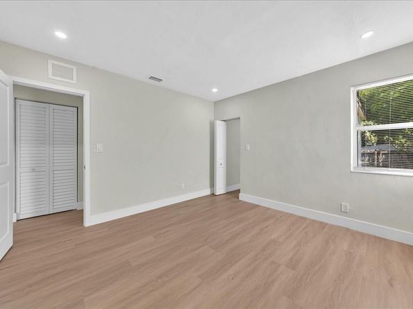 5324 NW 1st Ave, Oakland Park FL 33309