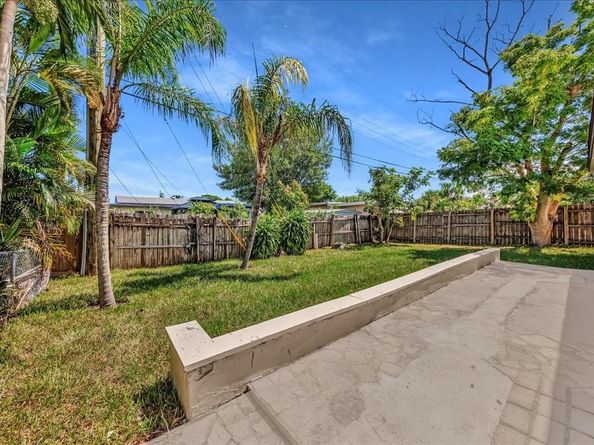 5324 NW 1st Ave, Oakland Park FL 33309