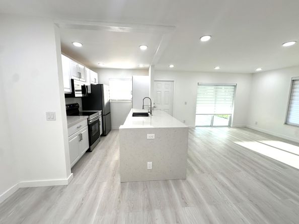 887 North Drive A, Delray Beach FL 33445