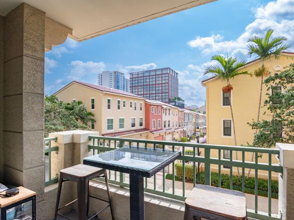 403 S Sapodilla Avenue 207, West Palm Beach FL 33401