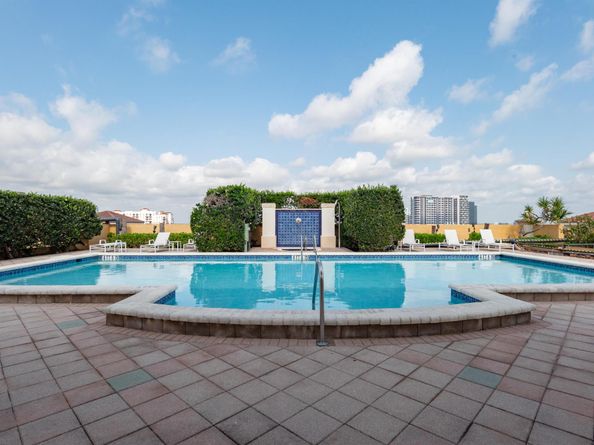 403 S Sapodilla Avenue 207, West Palm Beach FL 33401