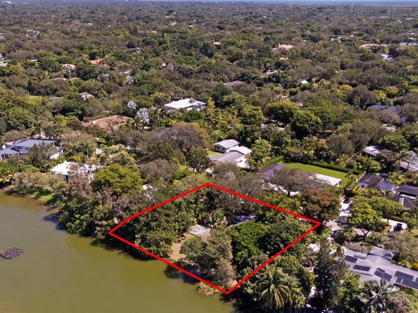 11620 SW 69th Court, Pinecrest FL 33156