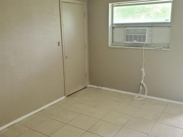 1142 NW 6th Ave, Fort Lauderdale FL 33311
