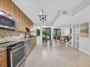 3802 Bridgewood Dr 3802, Boca Raton FL 33434