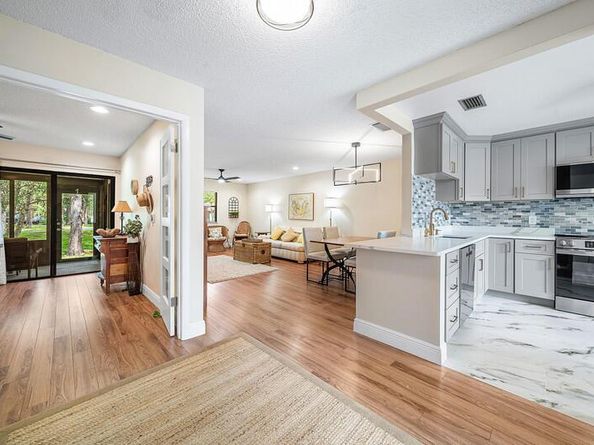 33 Copper Pod Court 33, Royal Palm Beach FL 33411