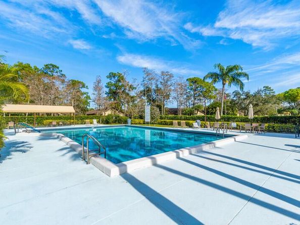 33 Copper Pod Court 33, Royal Palm Beach FL 33411