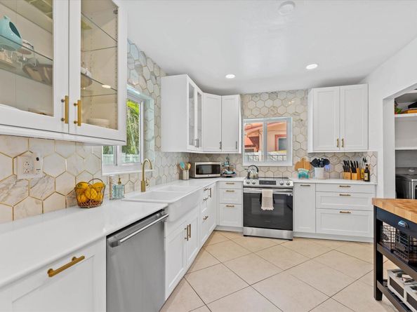 919 NE 26th Avenue, Pompano Beach FL 33062