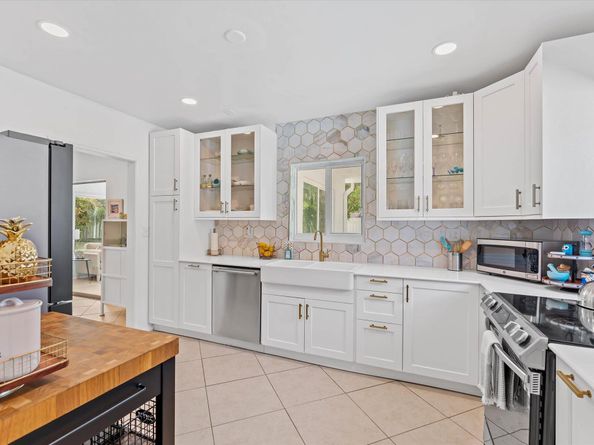 919 NE 26th Avenue, Pompano Beach FL 33062