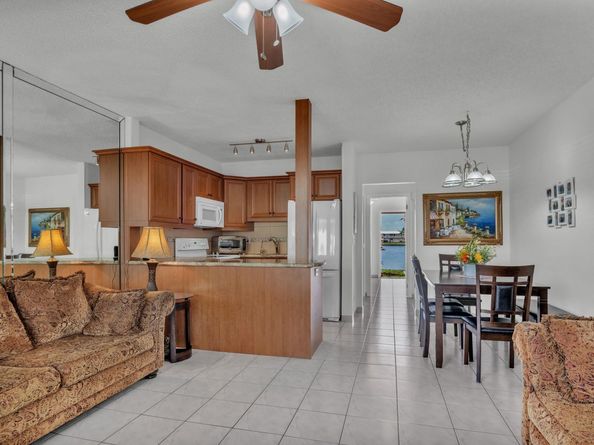 1000 SW 10th Ave P4, Hallandale Beach FL 33009