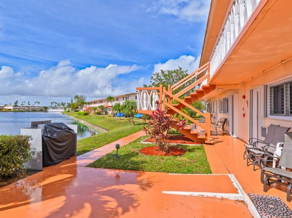 1000 SW 10th Ave P4, Hallandale Beach FL 33009