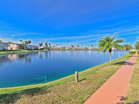1000 SW 10th Ave P4, Hallandale Beach FL 33009