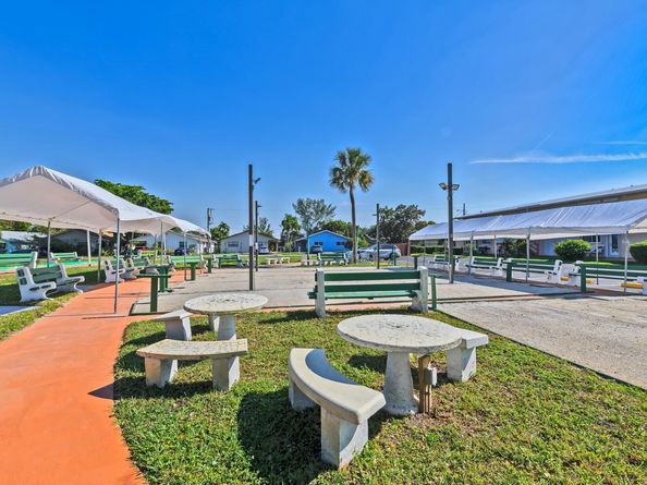 1000 SW 10th Ave P4, Hallandale Beach FL 33009