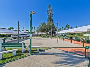 1000 SW 10th Ave P4, Hallandale Beach FL 33009