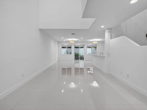 737 SE 1st Ct 737, Pompano Beach FL 33060