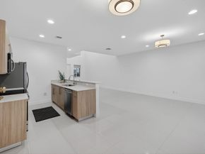 737 SE 1st Ct 737, Pompano Beach FL 33060
