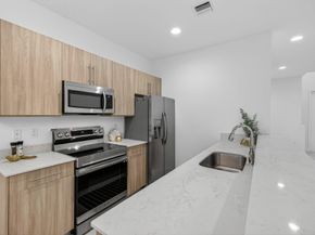 737 SE 1st Ct 737, Pompano Beach FL 33060