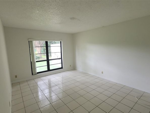 3131 NW 85th Ave, Sunrise FL 33351