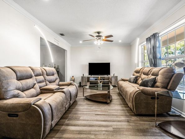 7480 NW 13th Ct, Plantation FL 33313