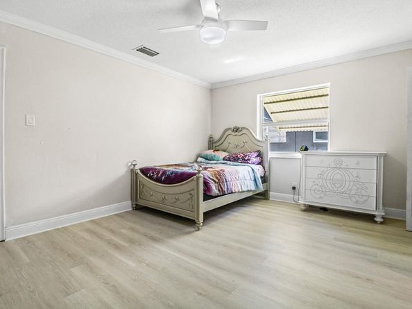 7480 NW 13th Ct, Plantation FL 33313