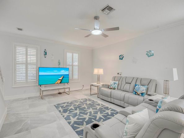 8042 Murano Circle, Palm Beach Gardens FL 33418