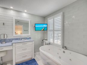 8042 Murano Circle, Palm Beach Gardens FL 33418