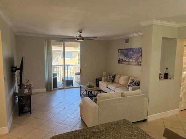 6400 Emerald Dunes Drive 301, West Palm Beach FL 33411