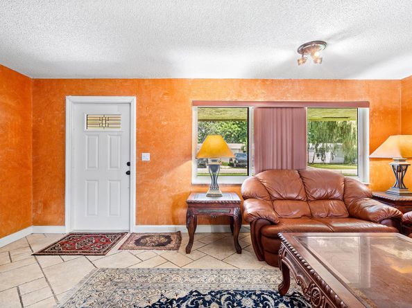 5811 SW 53rd Terrace, Davie FL 33314