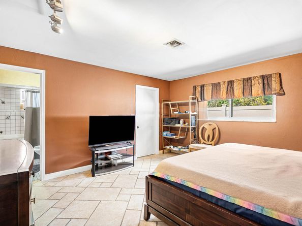 5811 SW 53rd Terrace, Davie FL 33314