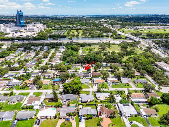 5811 SW 53rd Terrace, Davie FL 33314