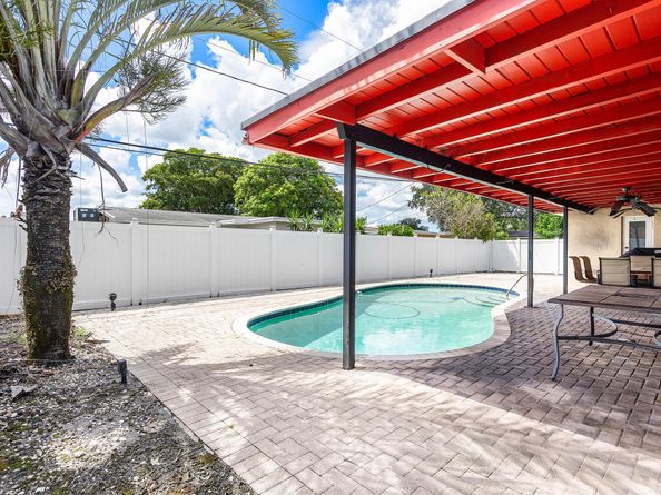 5811 SW 53rd Terrace, Davie FL 33314