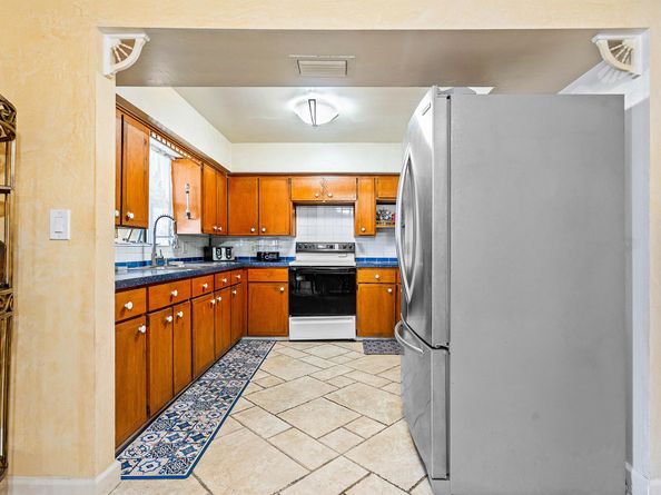 5811 SW 53rd Terrace, Davie FL 33314