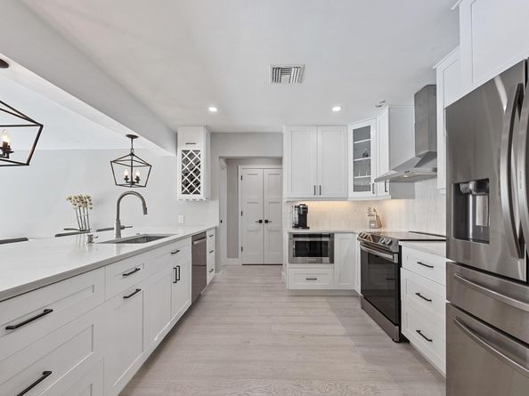 682 W Camino Real, Boca Raton FL 33486
